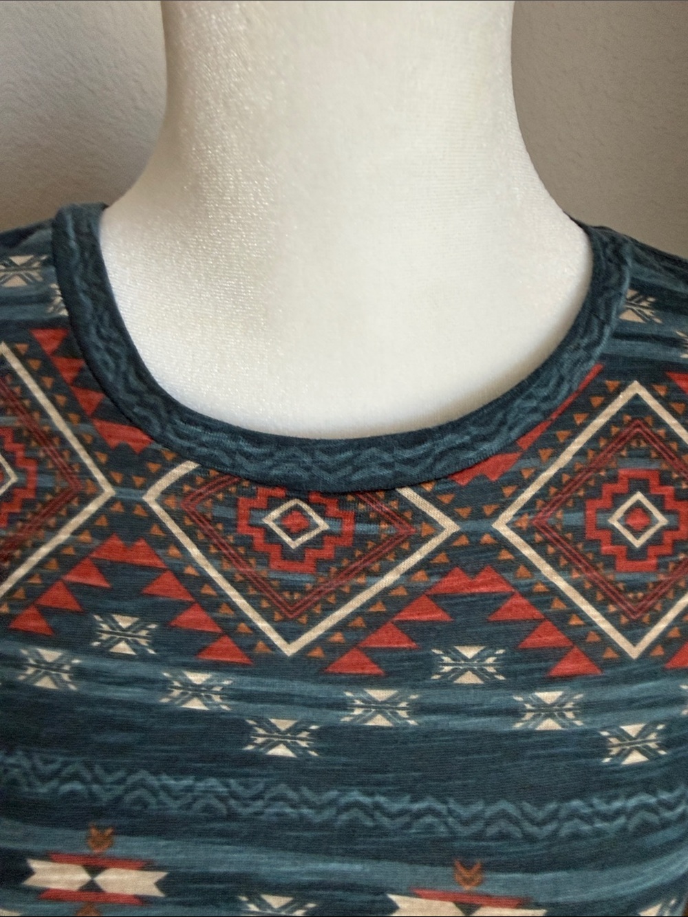 NWT Rock&Roll Denim Aztec-Pattern Short Sleeve Tee in Teal & Coral - Unbranded - Picture 3 of 9